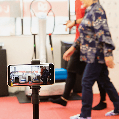 アプリを使ったAI歩行チェック